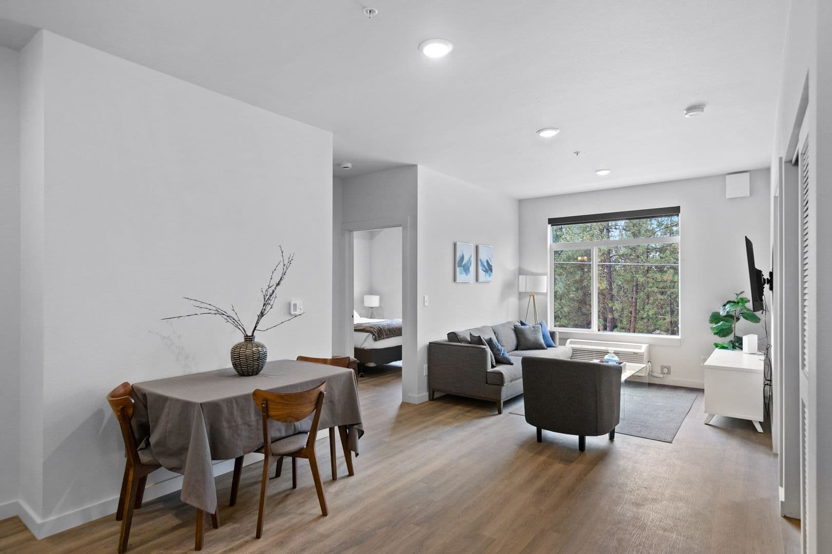 Spokane Apartment: 1520 S Rustle St