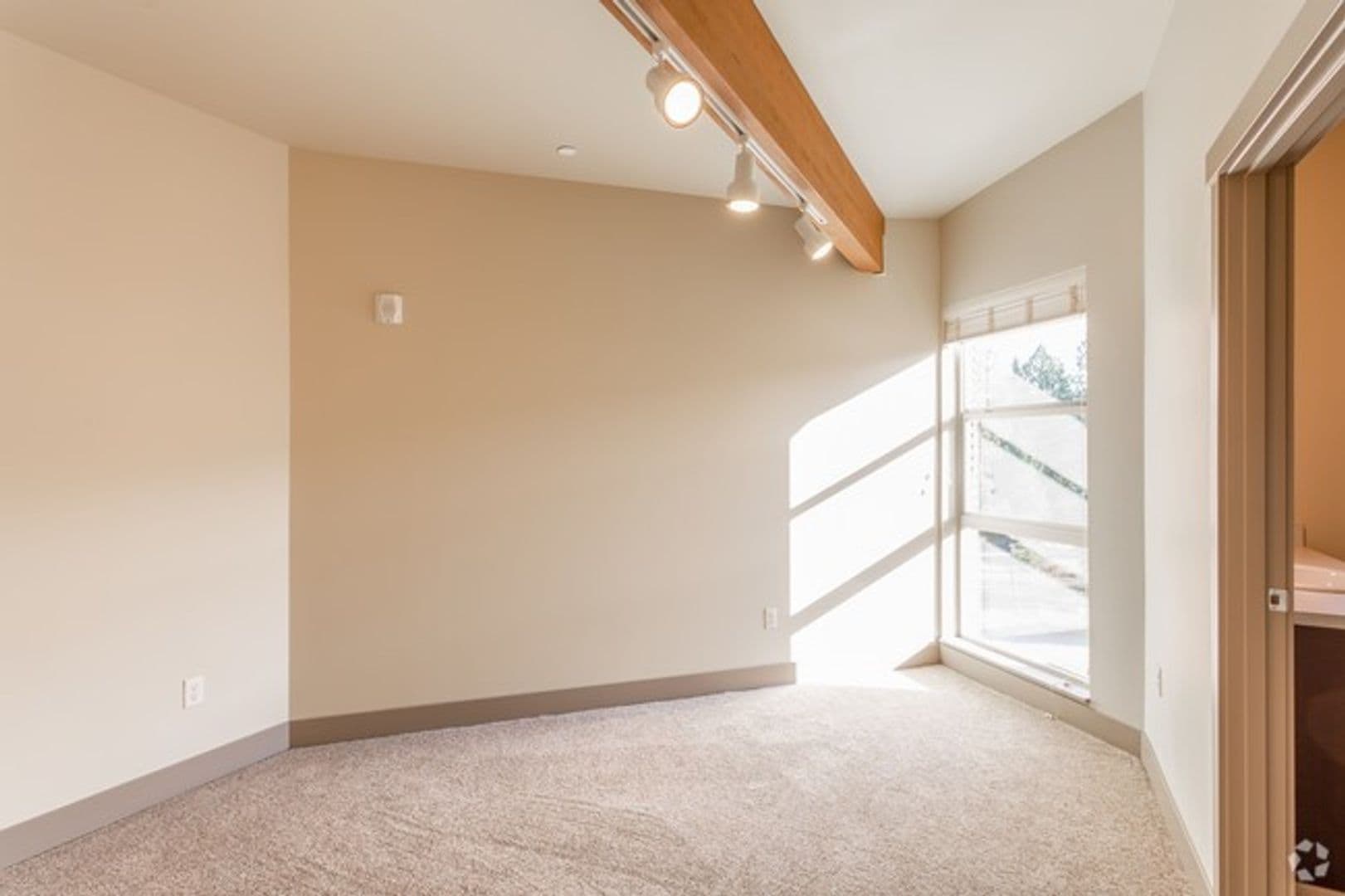 Coeur d Alene Apartment: 315 E Coeur d'Alene Lake Drive