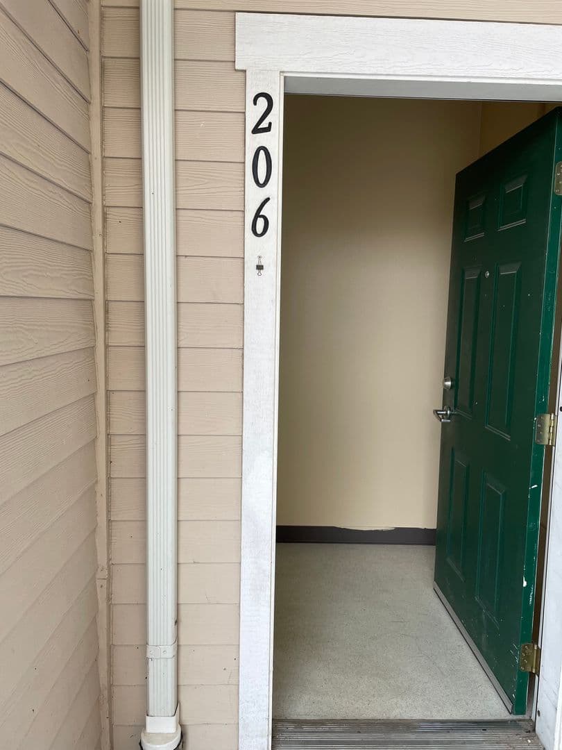 La Grande Apartment: 1208 Adams Avenue
