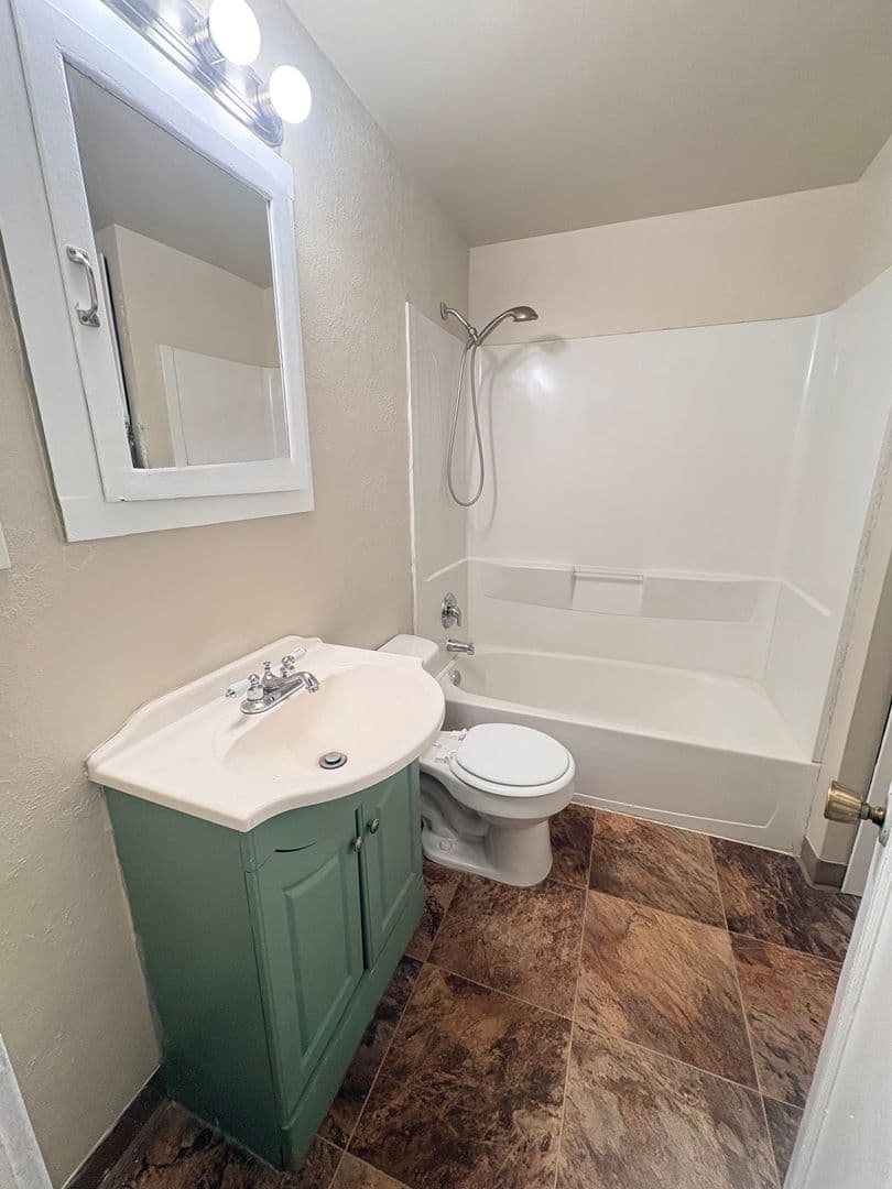 Spokane Apartment: 1619 N Madison St