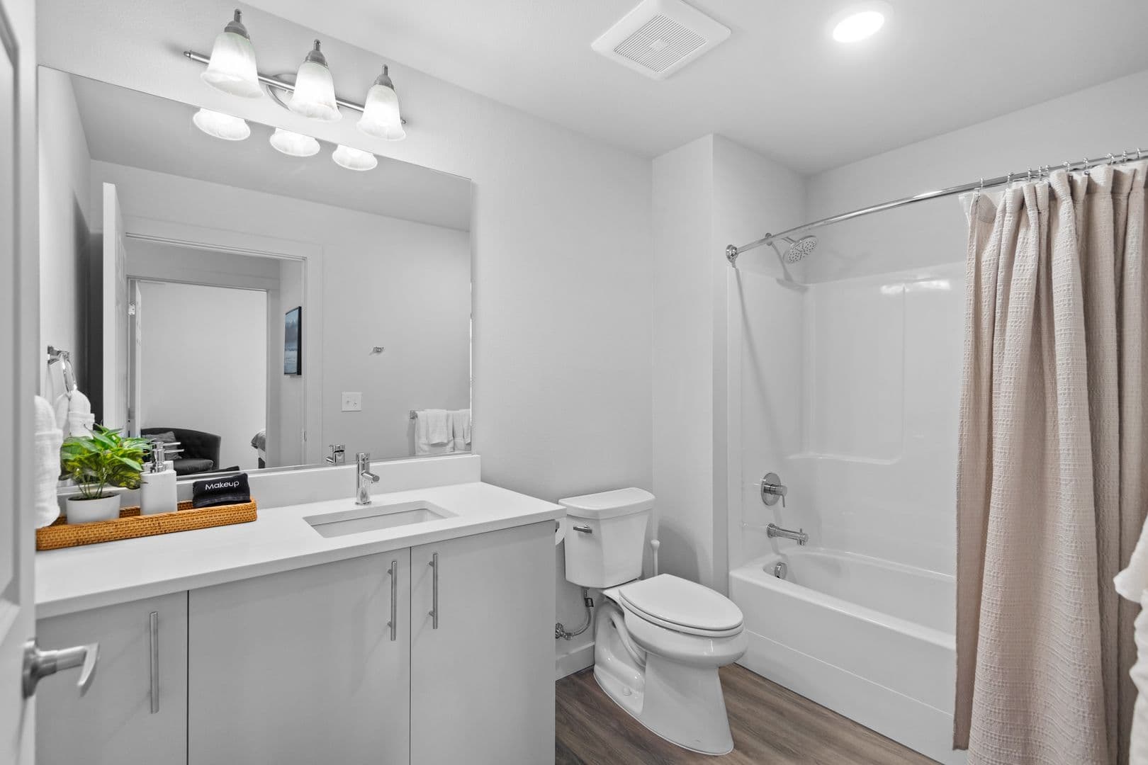 Spokane Apartment: 702 W Hastings Rd