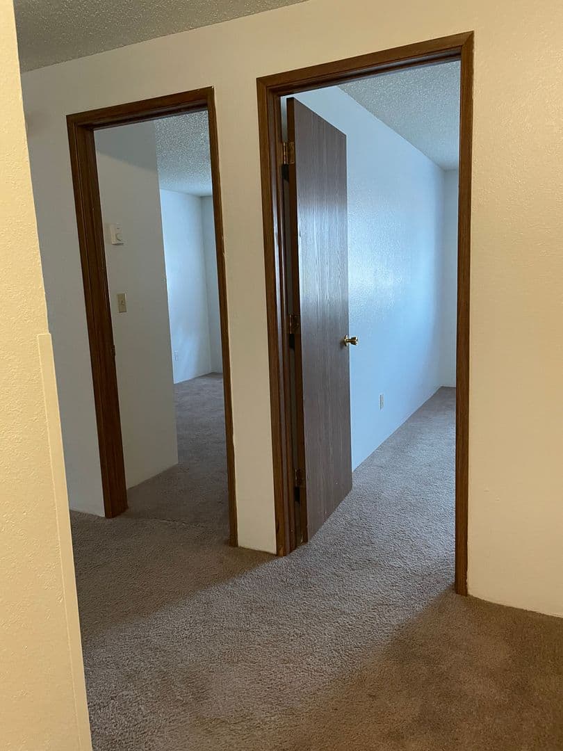 La Grande Apartment: 2310 E Q Ave - 48