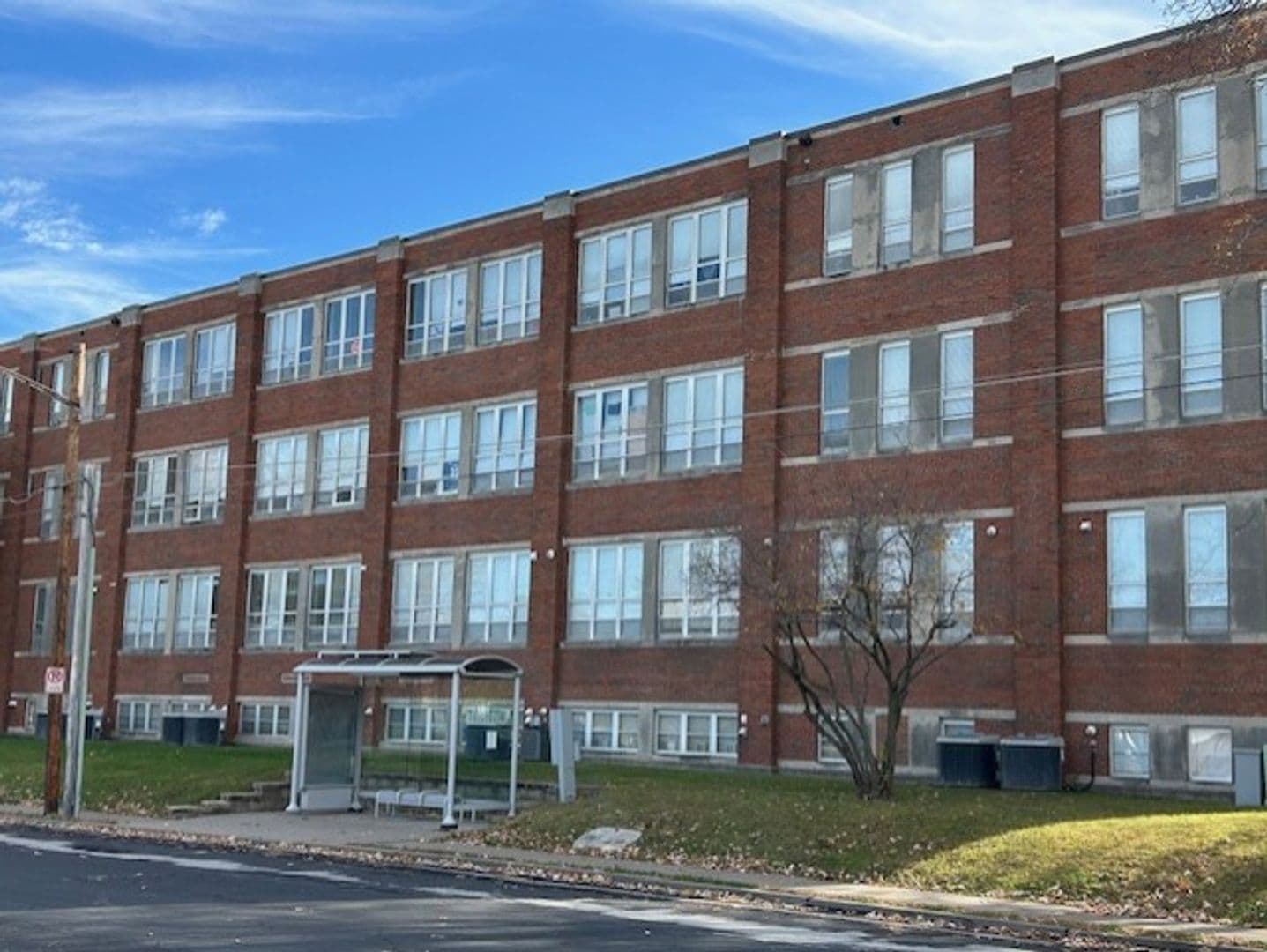 Davenport Apartment: 1607 W 12th Street