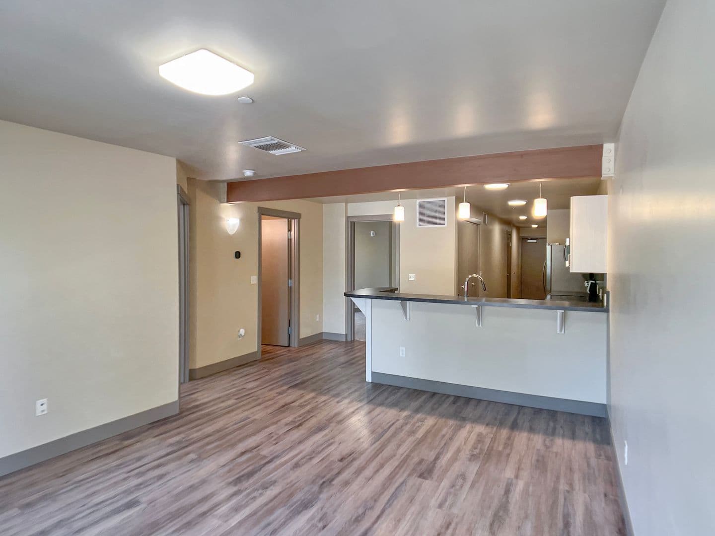 Coeur d Alene Apartment: 315 E Coeur d'Alene Lake Drive