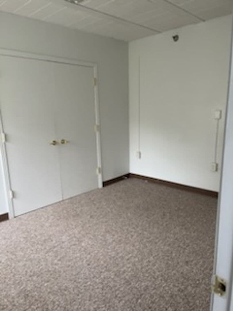 Davenport Apartment: 1607 W 12th Street