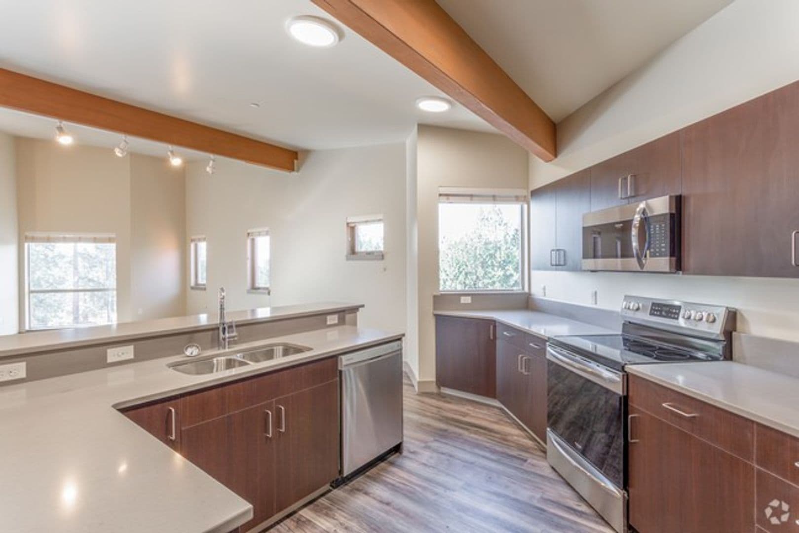 Coeur d Alene Apartment: 315 E Coeur d'Alene Lake Drive