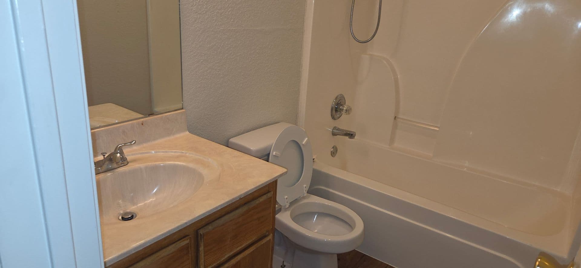 KILLEEN Apartment: 3400 CANTABRIAN