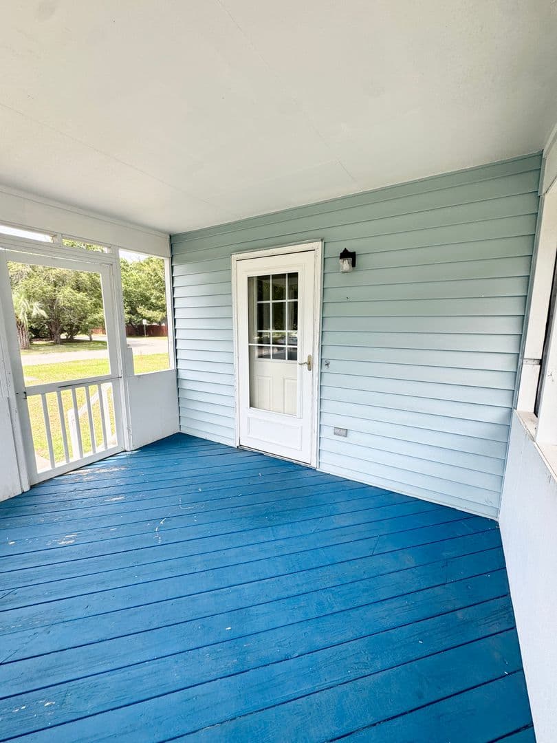 Conway House: 261 Youpon Drive