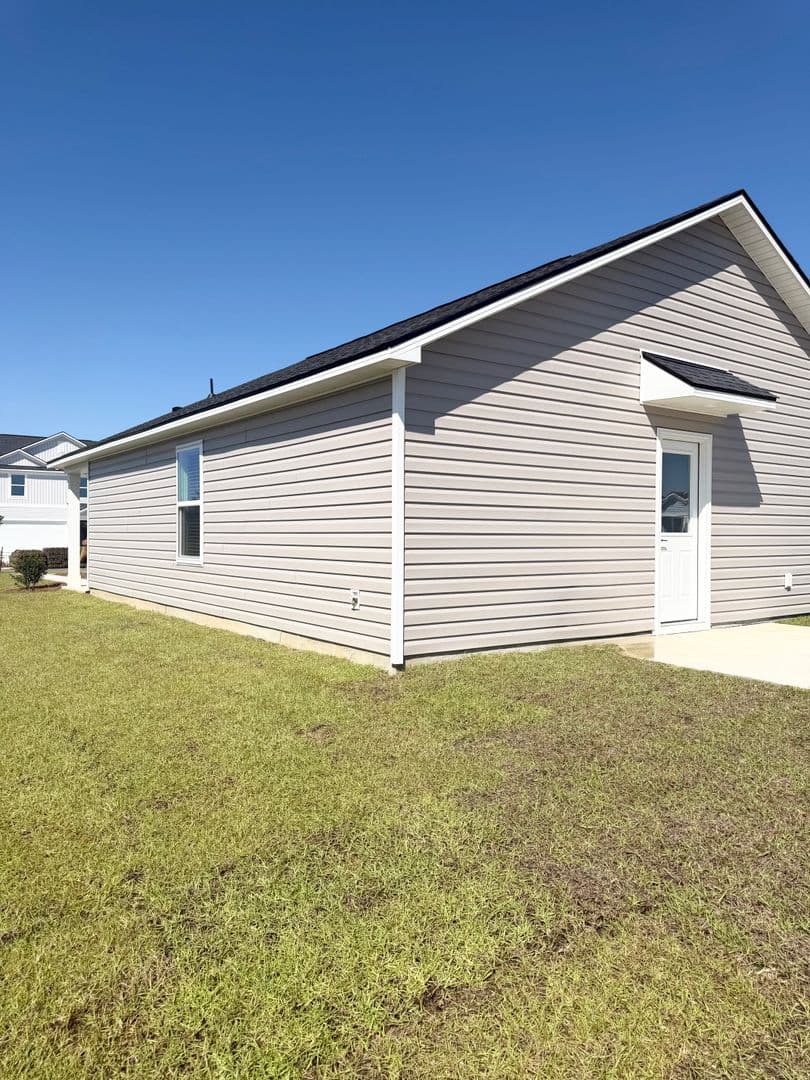 Loris House: 600 Shady Ridge Road