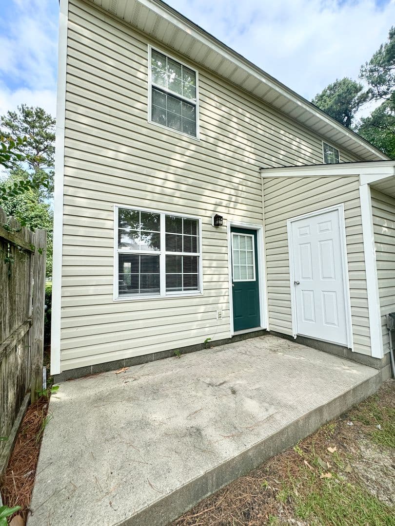 Conway Townhome: 1100 Pine Street, Unit A
