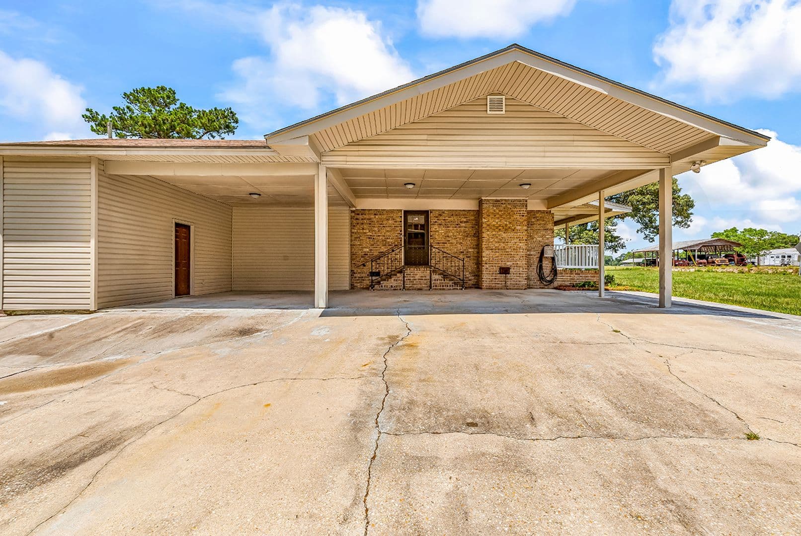 Aynor House: 1354 Rogers Road