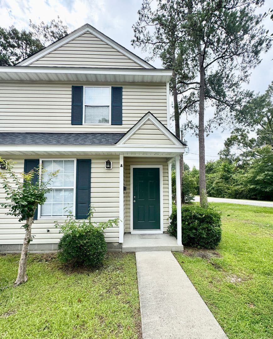 Conway Townhome: 1100 Pine Street, Unit A