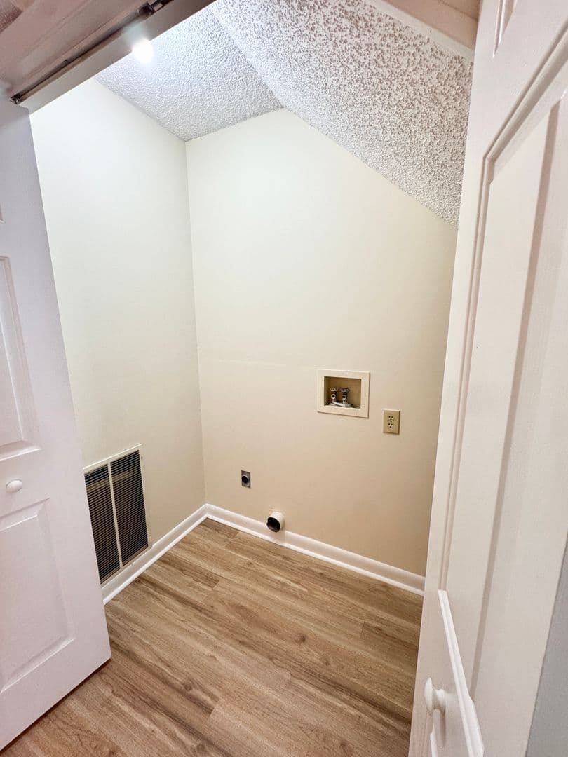 Conway Townhome: 1100 Pine Street, Unit A