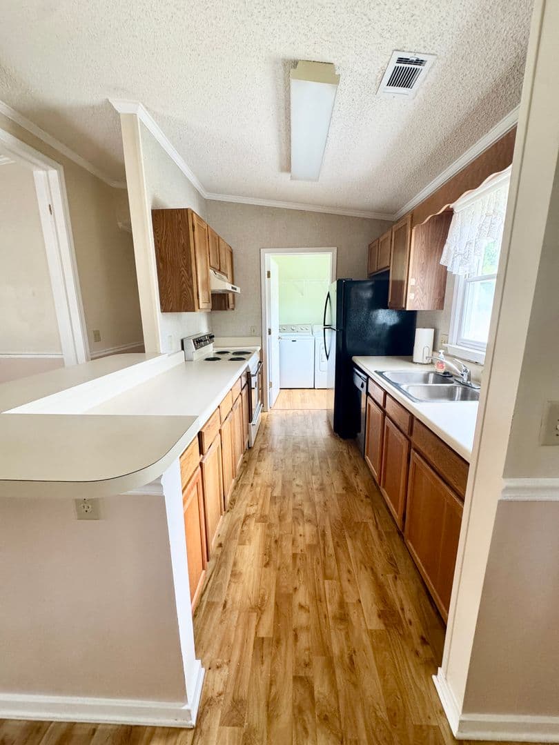 Conway House: 261 Youpon Drive