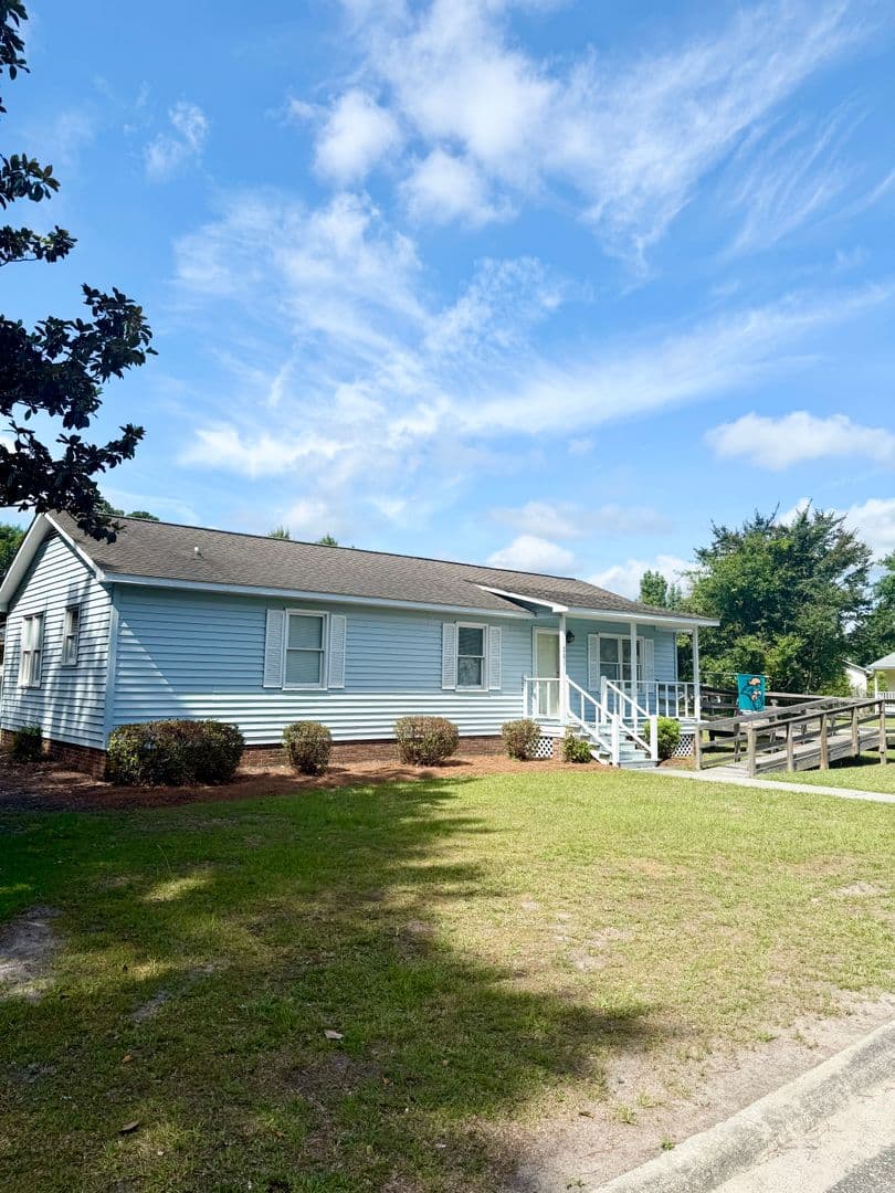 Conway House: 261 Youpon Drive