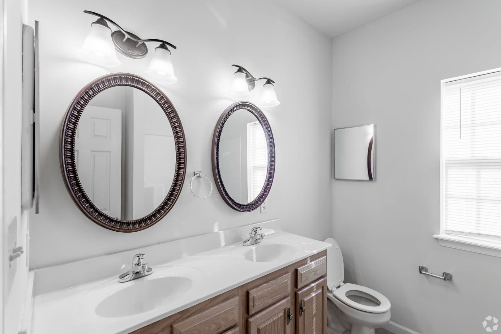 Shippensburg Apartment: 14 Kenneth Ave