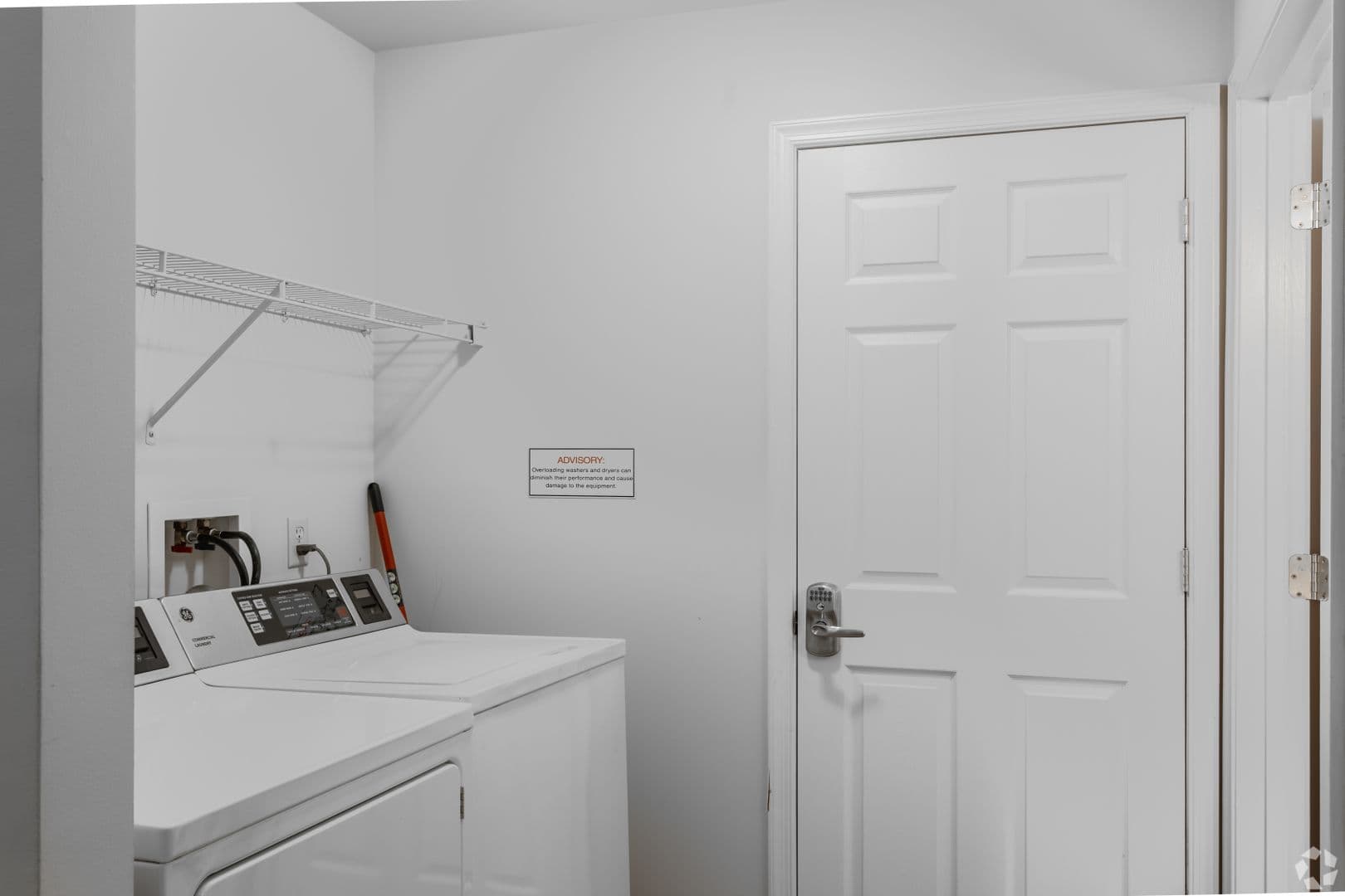 Shippensburg Apartment: 14 Kenneth Ave