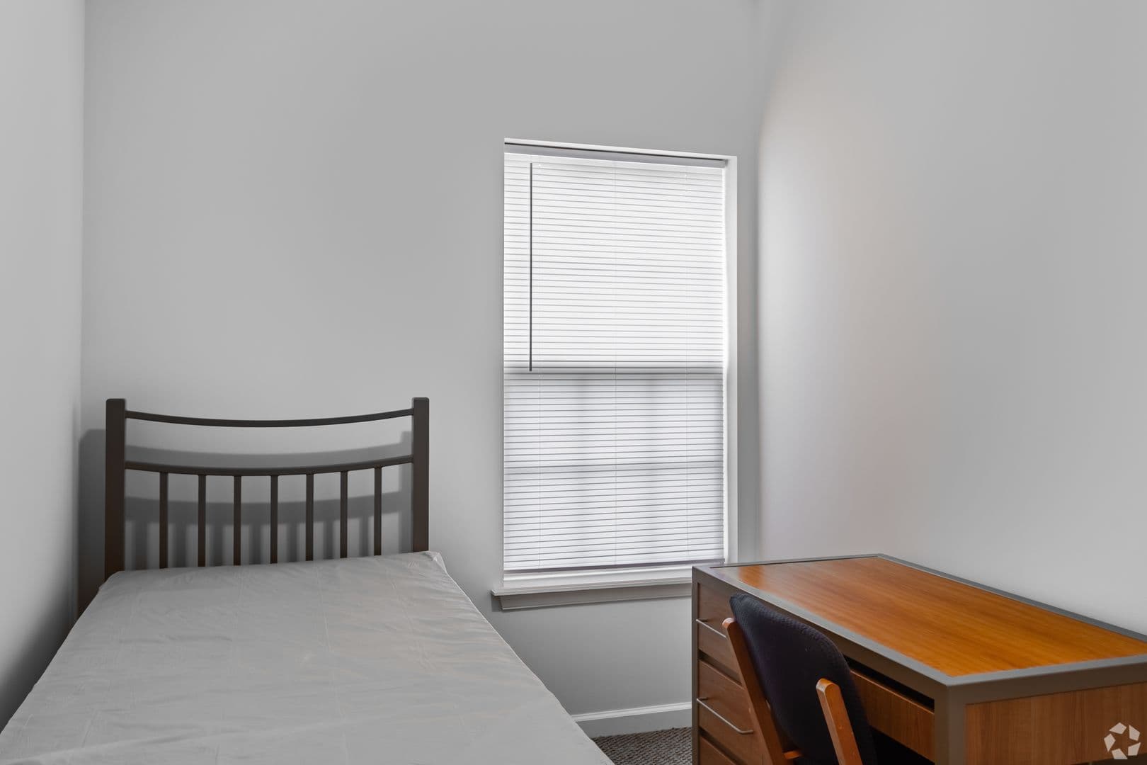 Shippensburg Apartment: 14 Kenneth Ave