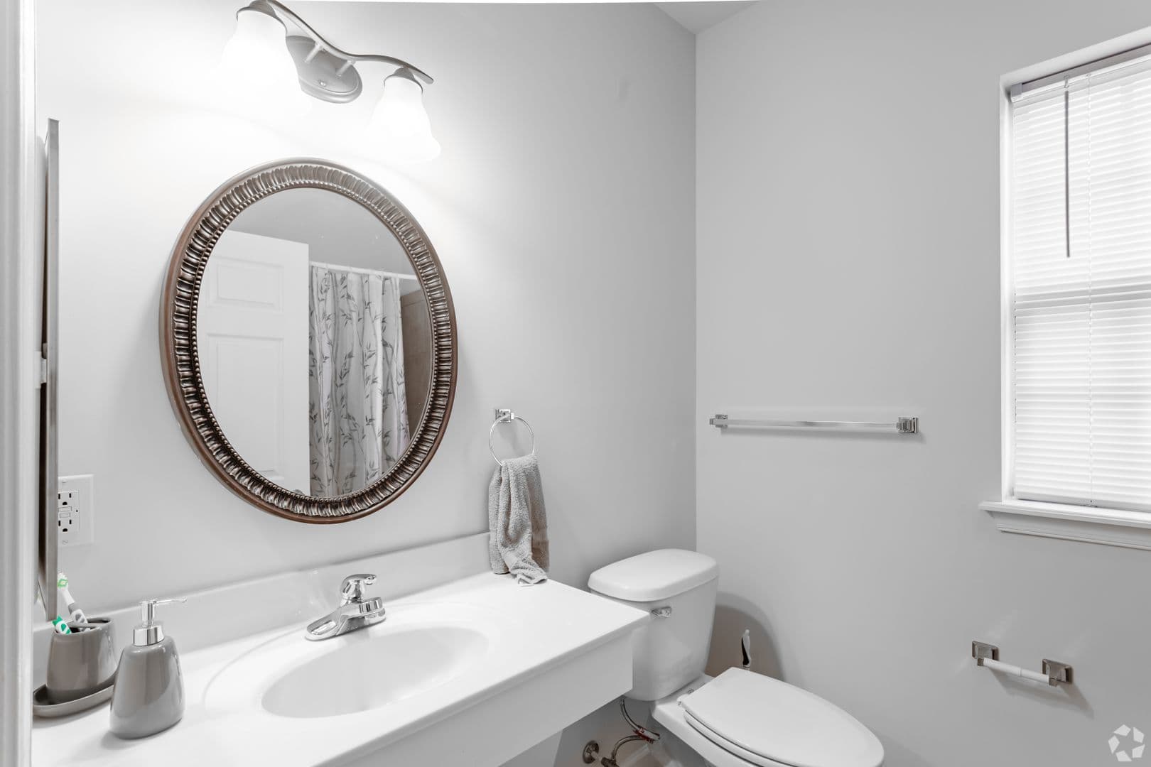 Shippensburg Apartment: 14 Kenneth Ave
