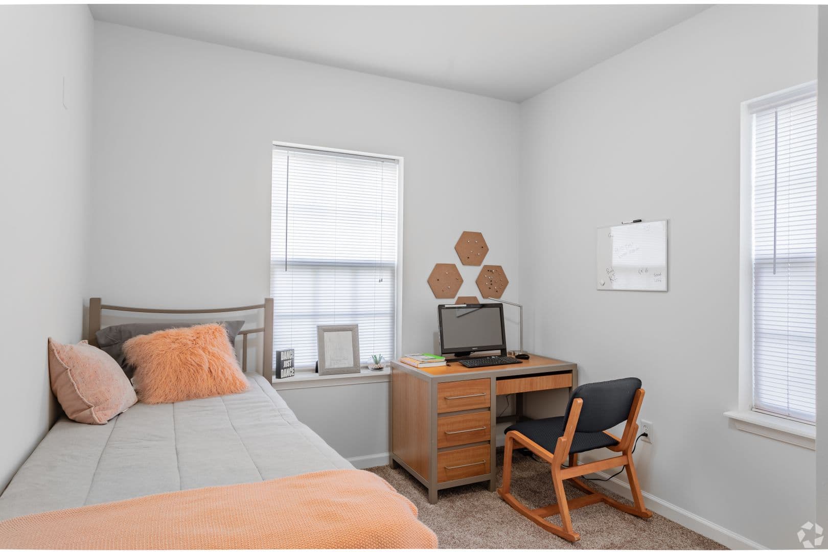 Shippensburg Apartment: 14 Kenneth Ave
