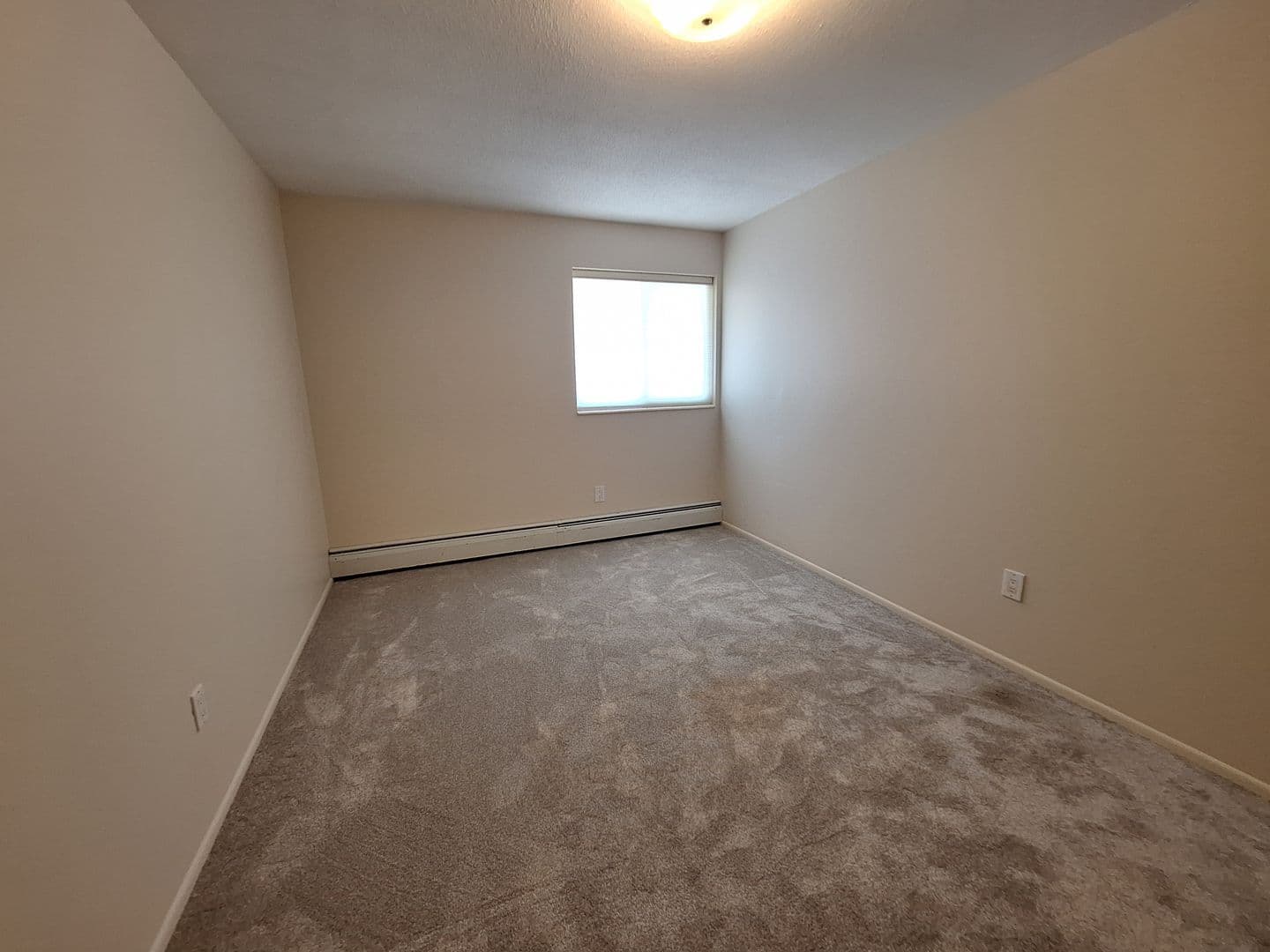 Ellensburg Apartment: 700 E 5th Ave