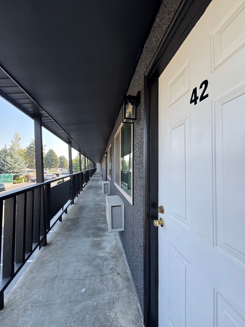 Ellensburg Apartment: 1901 N Walnut St