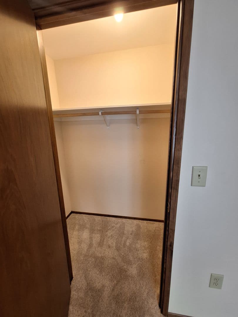 Ellensburg Apartment: 700 E 5th Ave