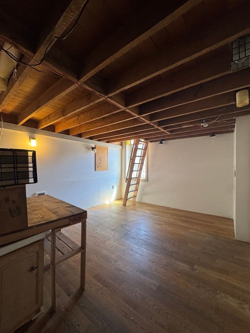 Ellensburg, WA 98926 Apartment: 306 1/2 N Main St