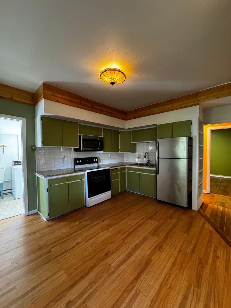 Ellensburg House: 814 E 5th Ave