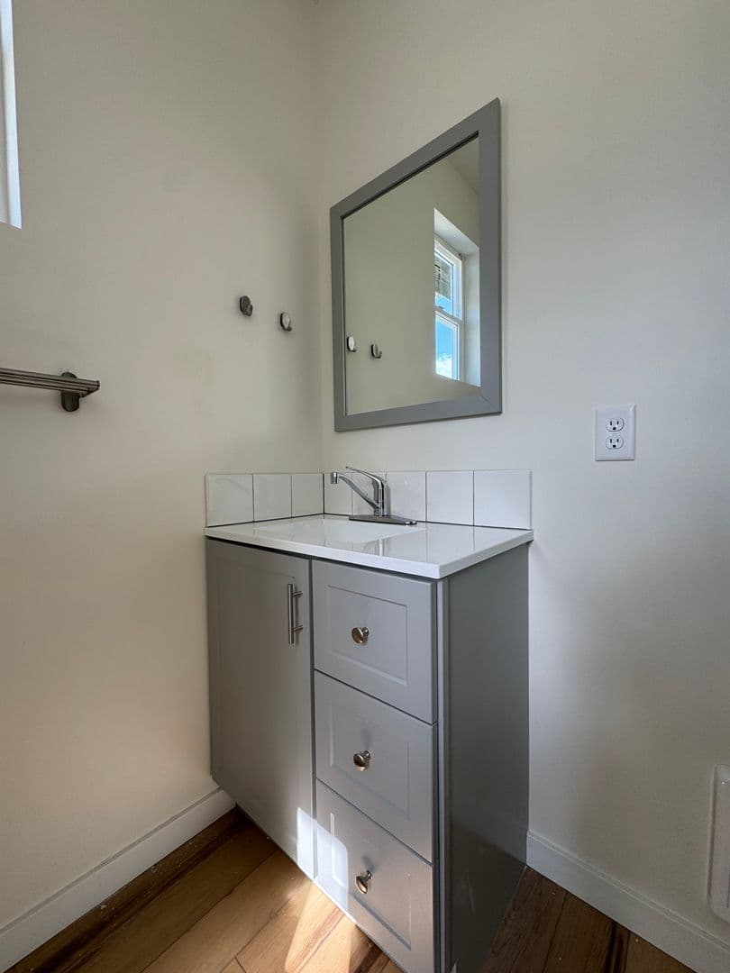 Ellensburg House: 405 E Windsor Ct #1