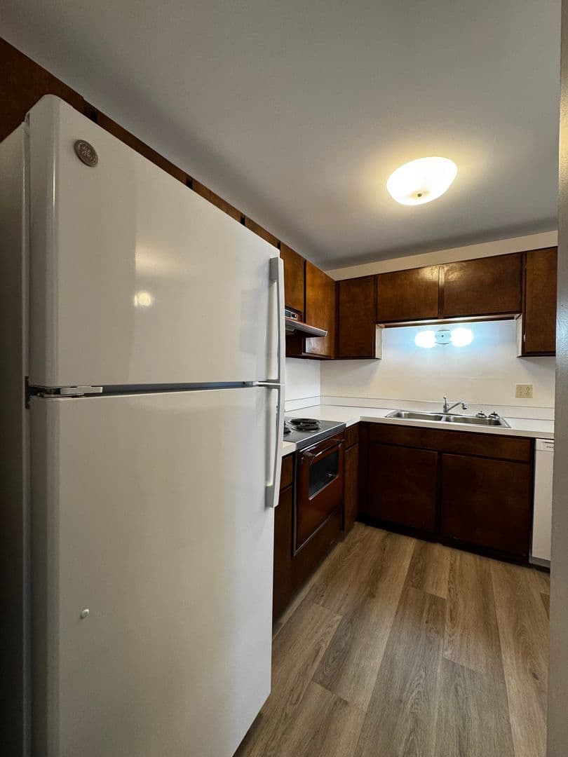 Ellensburg Apartment: 700 E 5th Ave