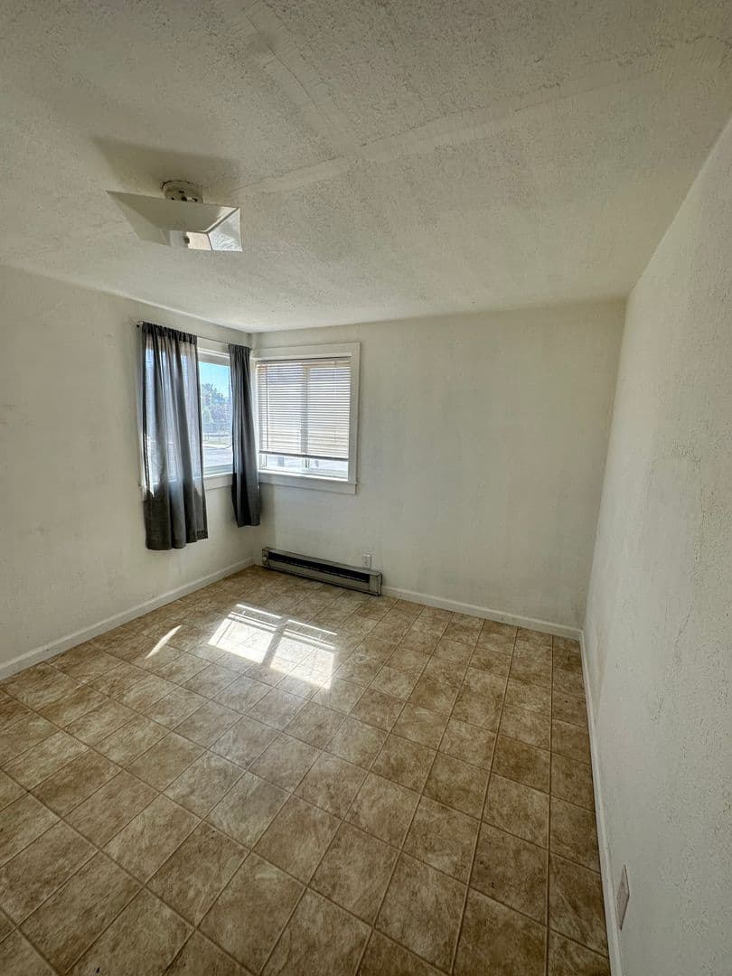 Ellensburg House: 701 East 18th Avenue
