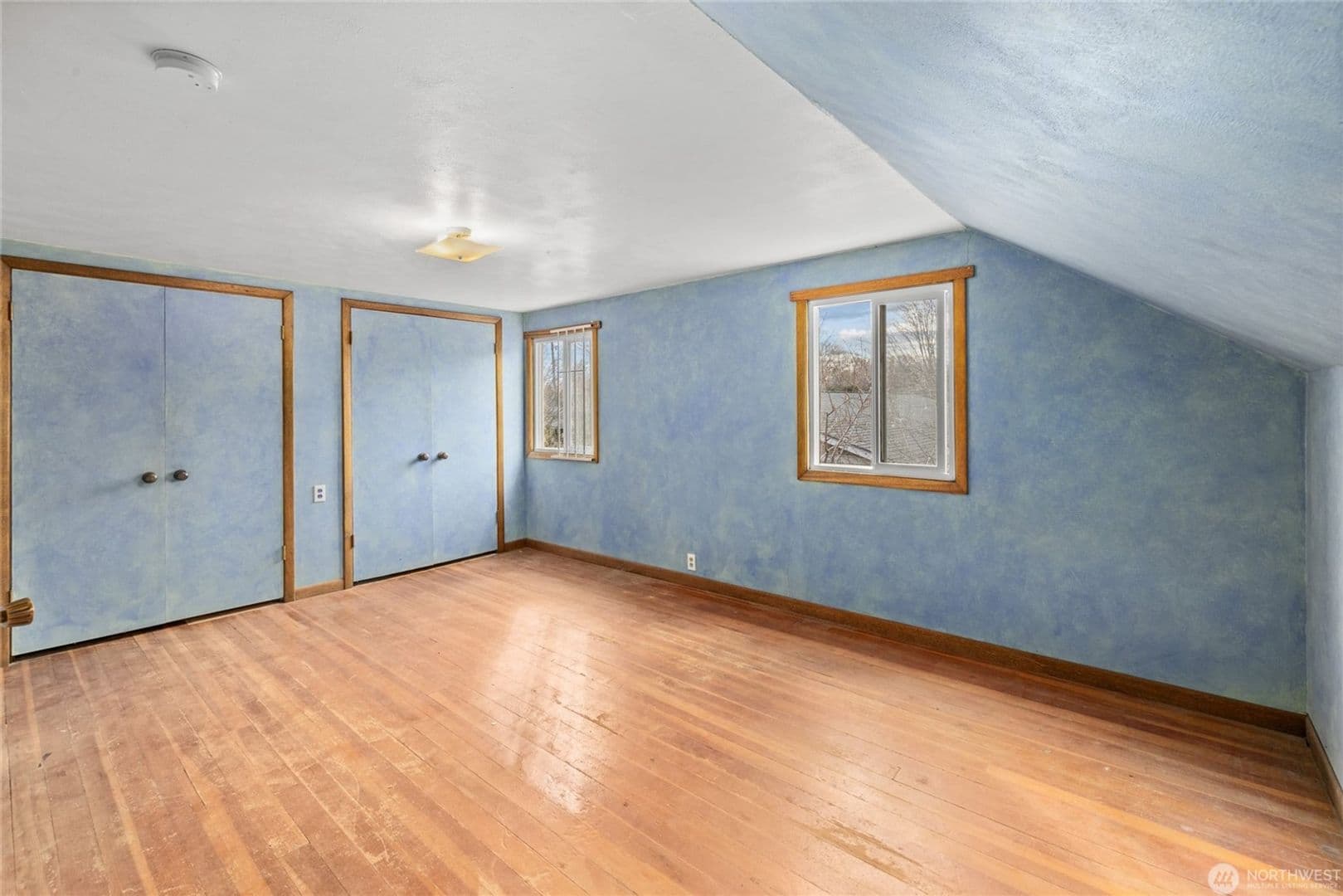Ellensburg House: 312 E Manitoba