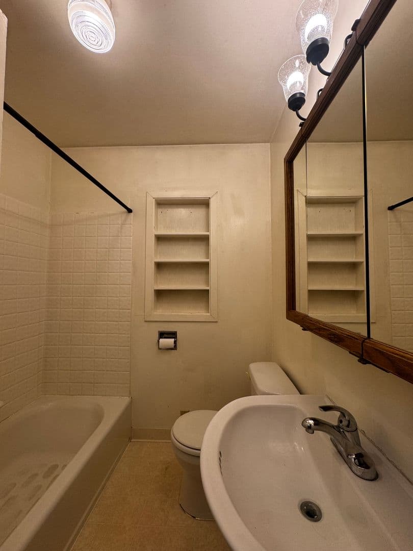 Ellensburg House: 811 E Spokane Ave