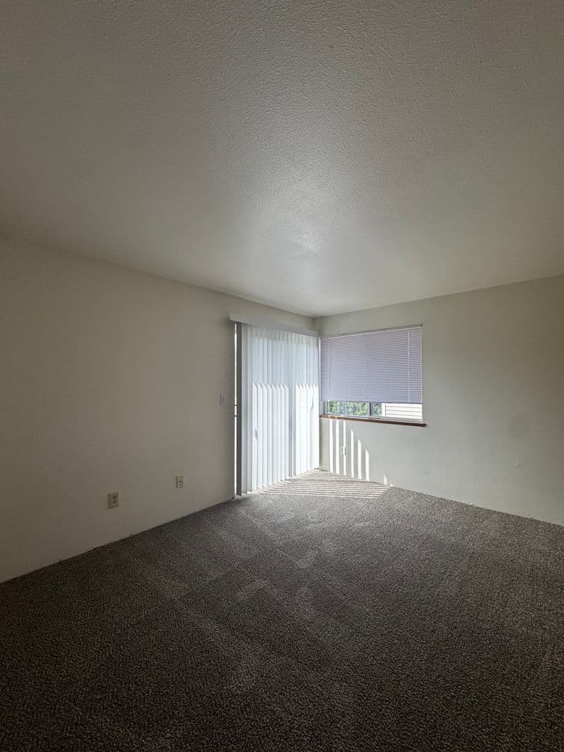 Ellensburg Apartment: 803-903 Juniper Ave