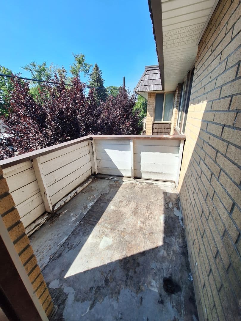 Ellensburg Apartment: 700 E 5th Ave
