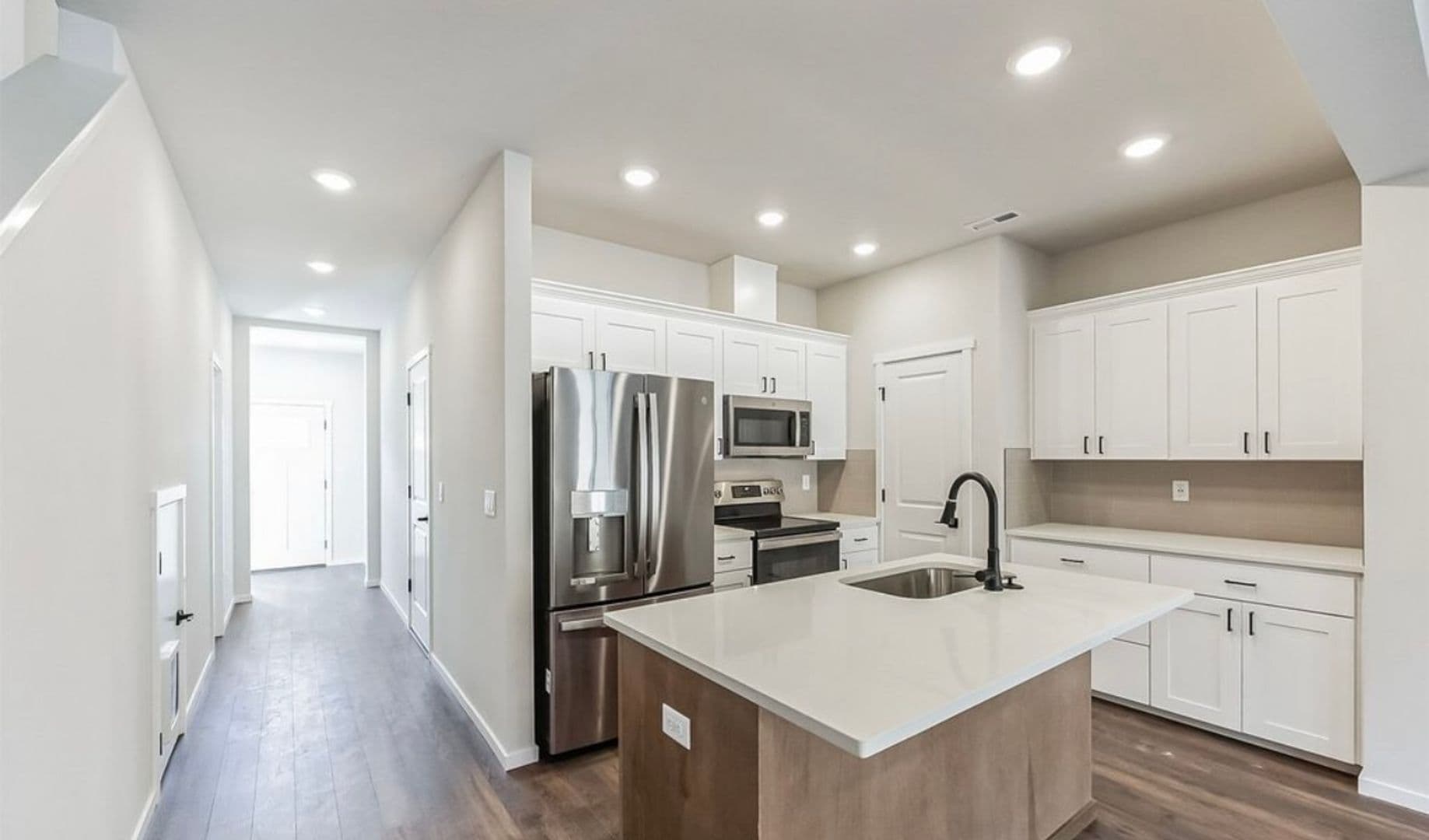 Cle Elum Townhome: 907 E Fourth St