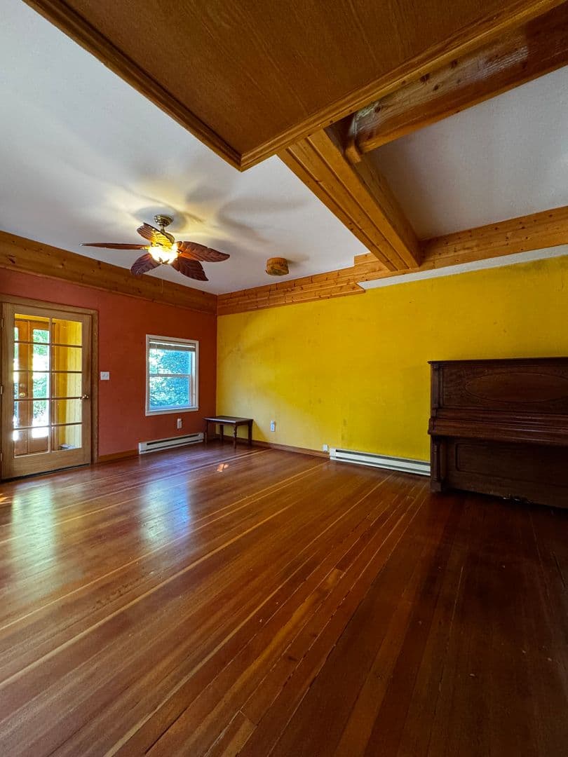 Ellensburg House: 814 E 5th Ave