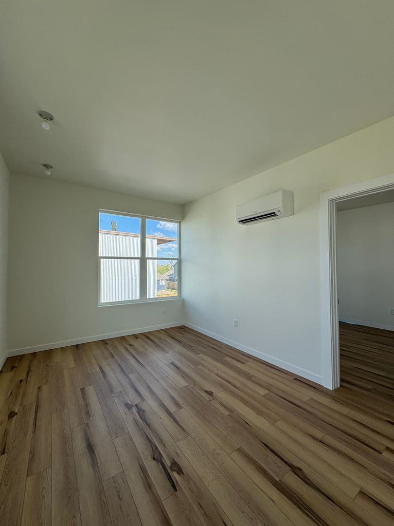 Ellensburg House: 405 E Windsor Ct #1