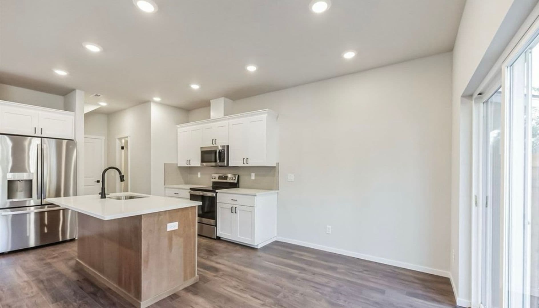 Cle Elum Townhome: 907 E Fourth St
