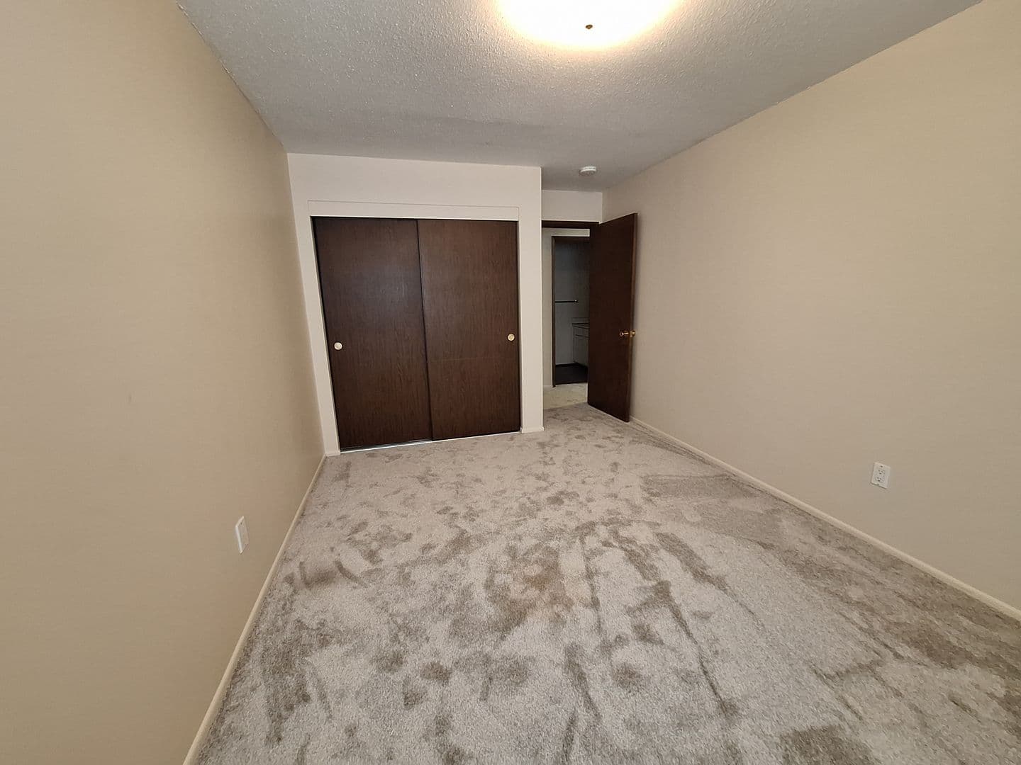 Ellensburg Apartment: 700 E 5th Ave