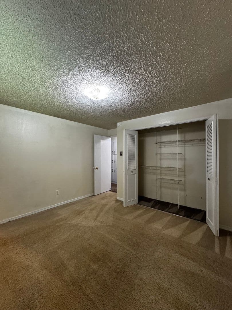 Ellensburg House: 1806 Parklane