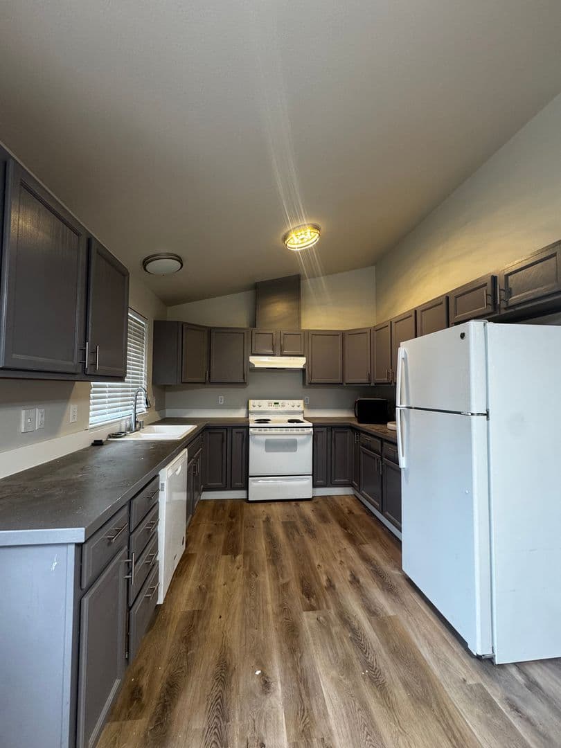 Ellensburg House: 2203 N Abbey Glen Ct