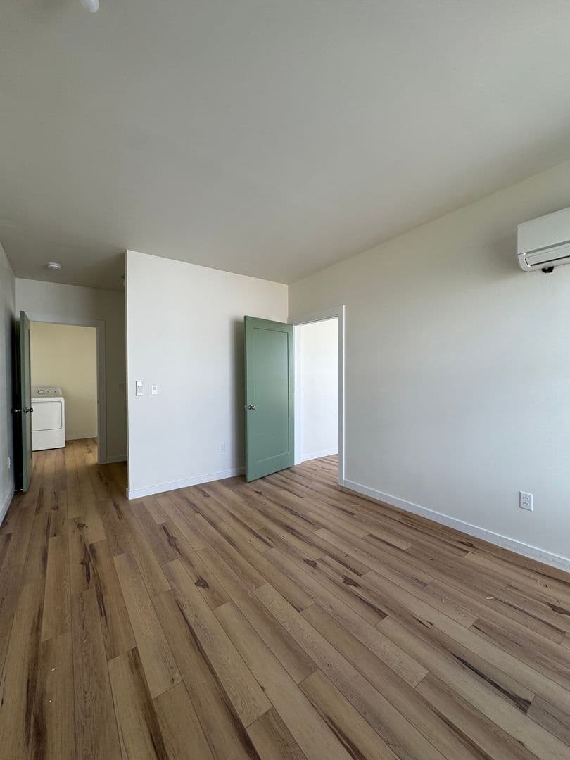 Ellensburg House: 405 E Windsor Ct #1