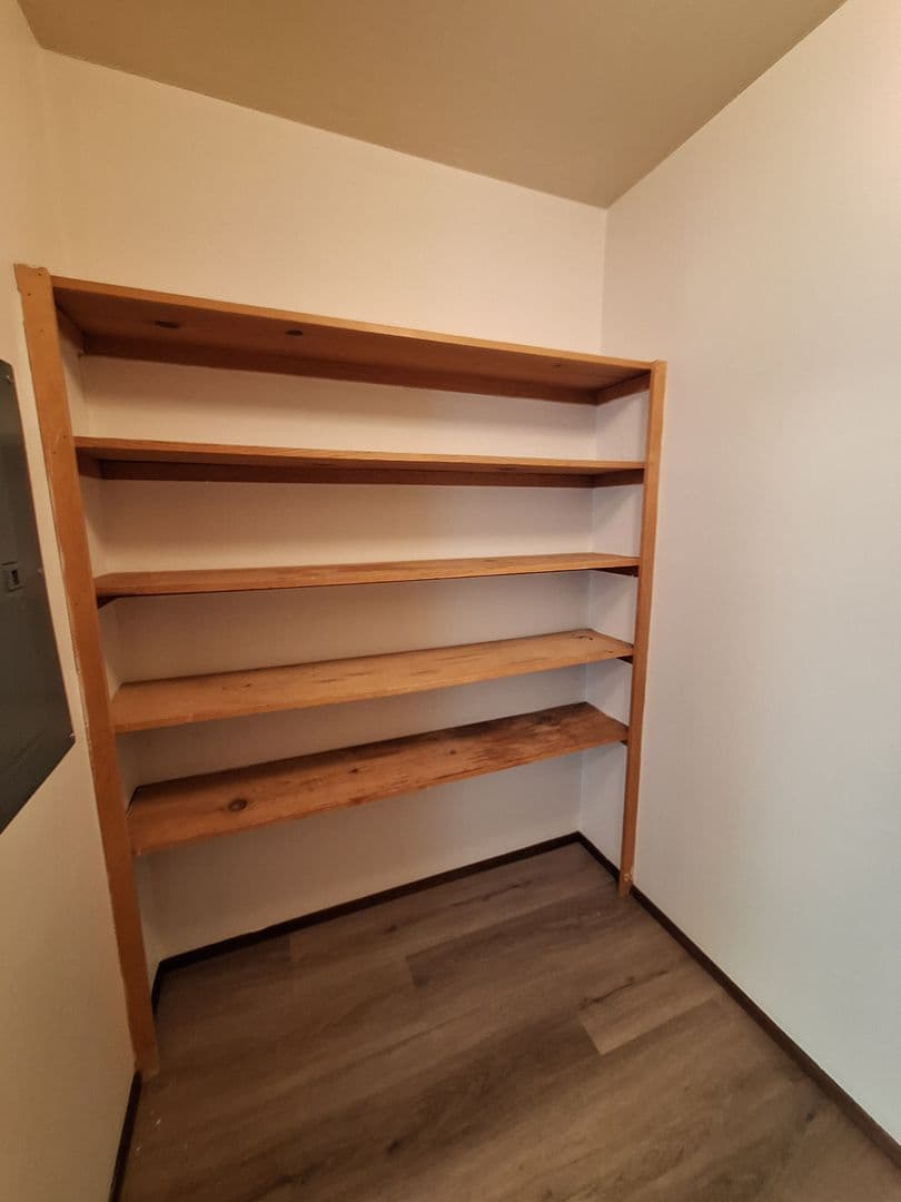 Ellensburg Apartment: 700 E 5th Ave