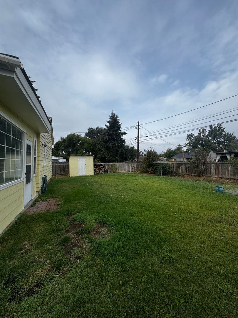 Ellensburg House: 811 E Spokane Ave