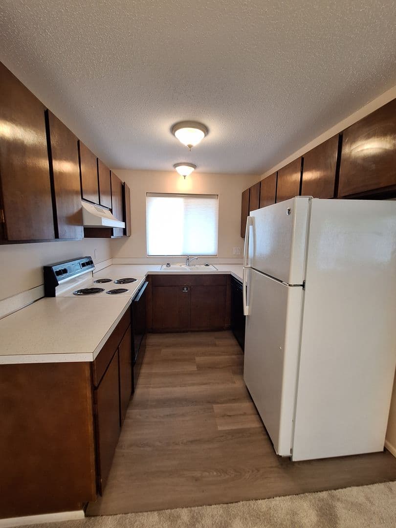 Ellensburg Apartment: 700 E 5th Ave