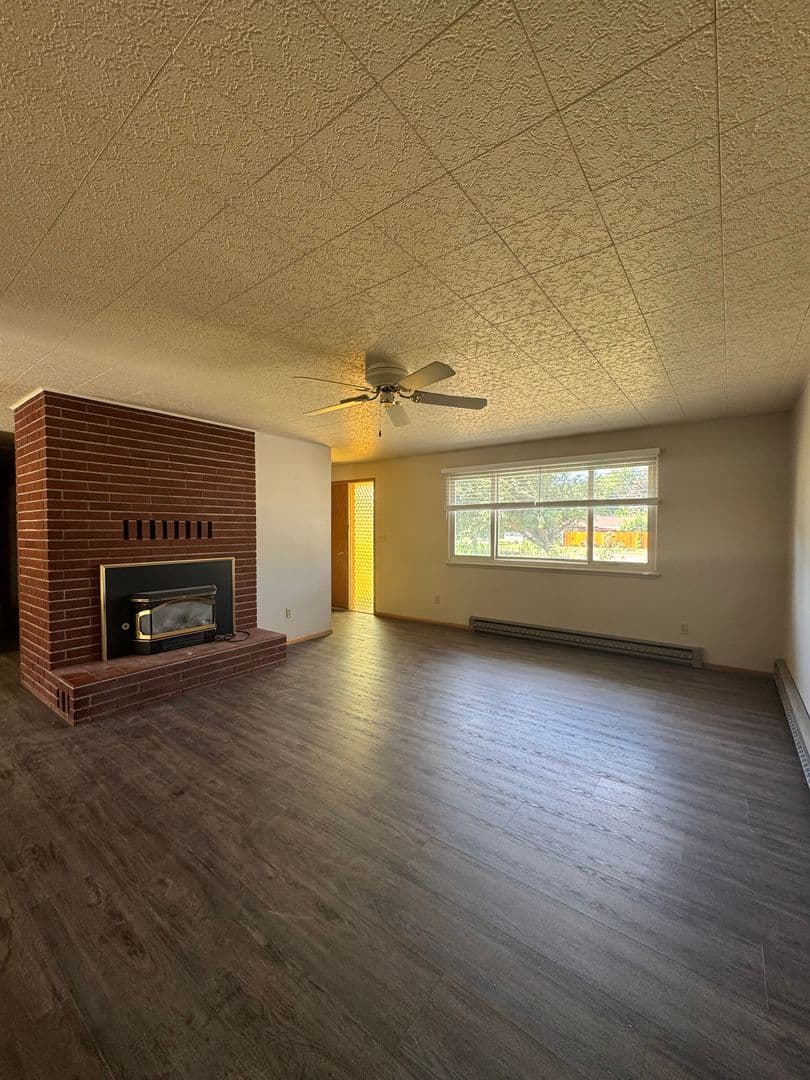 Ellensburg House: 1702 College Pl