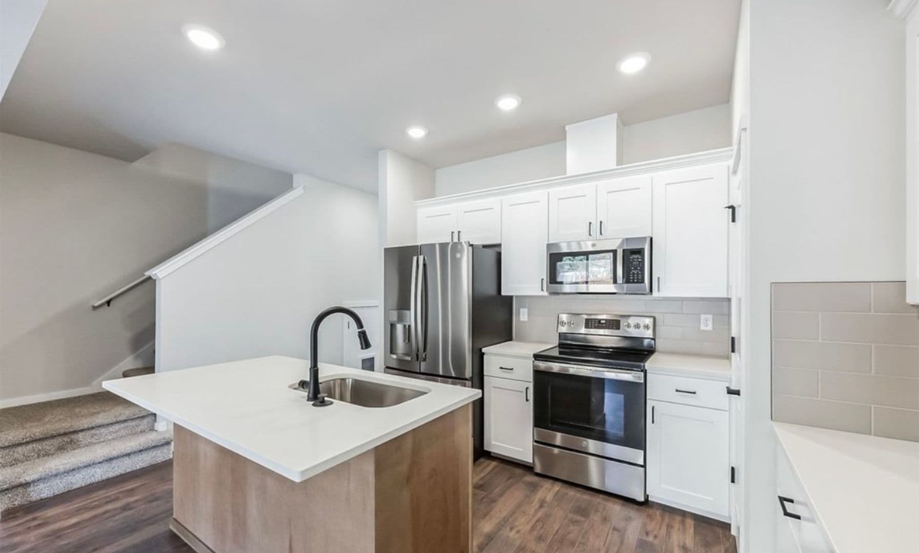 Cle Elum Townhome: 907 E Fourth St