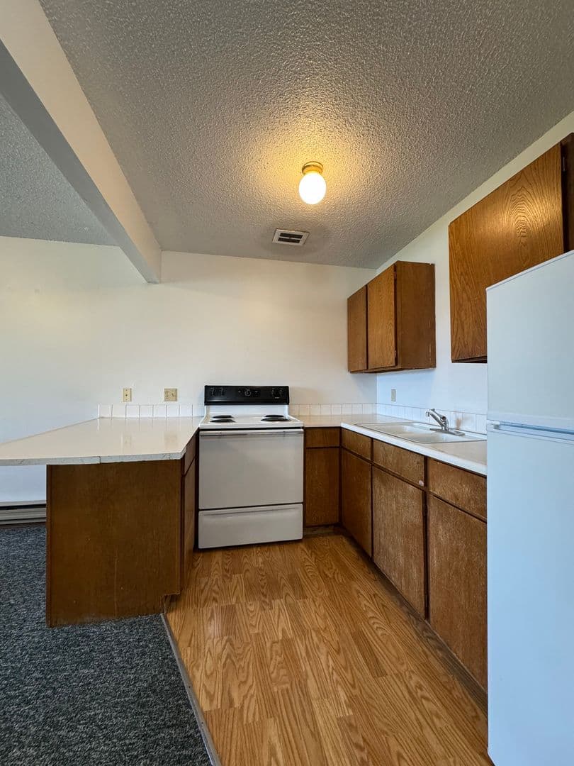 Ellensburg Apartment: 1901 N Walnut St